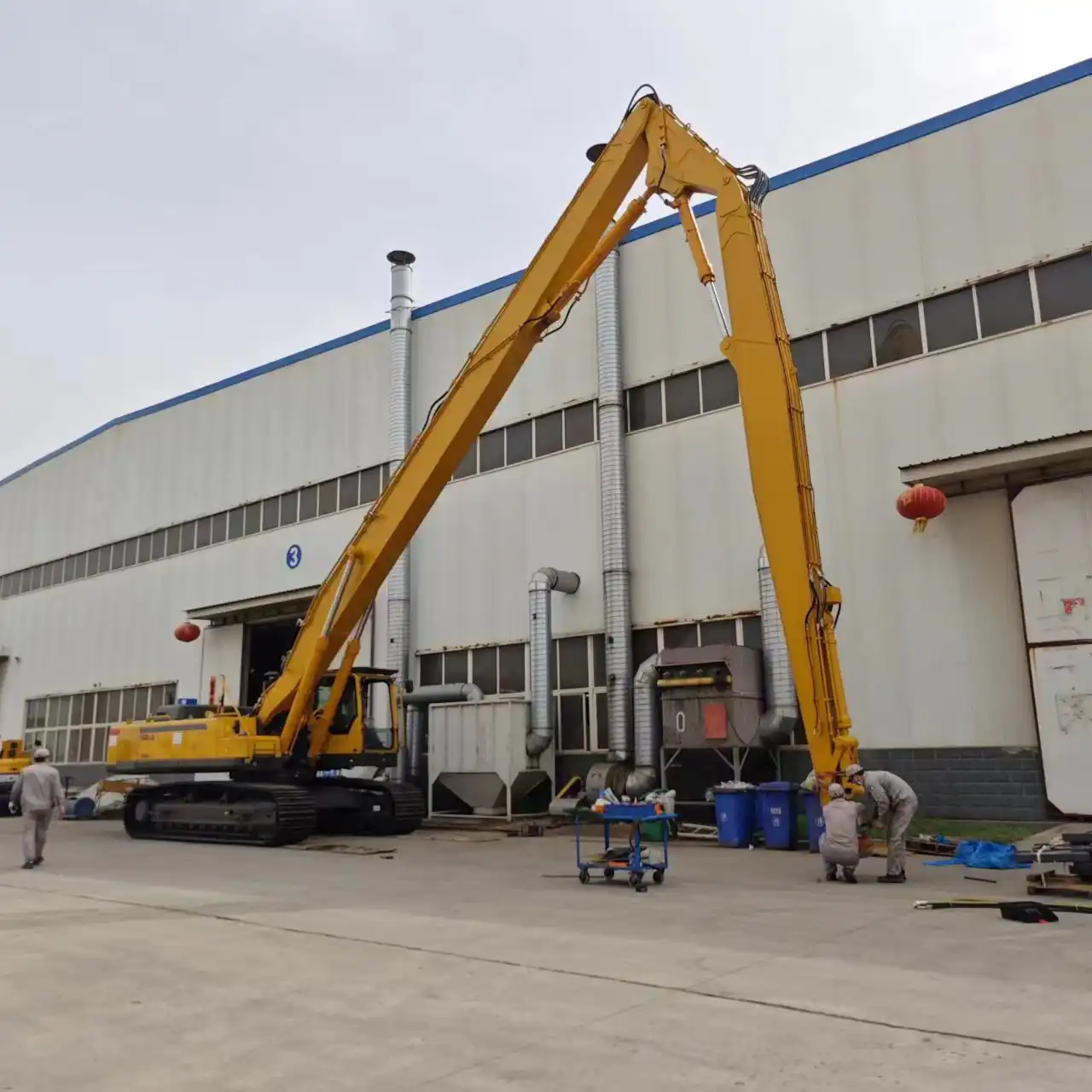 Comparison of the advantages of excavator high reach demolition long boom and other equipment at work